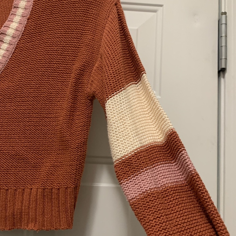3/$15 AEO salmon/pink cropped oversized sweater cardigan size XS - Picture 4 of 6